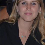 Offro lezioni private a bambini delle scuole elementari, medie e superiori adattandole alle loro esigenze.